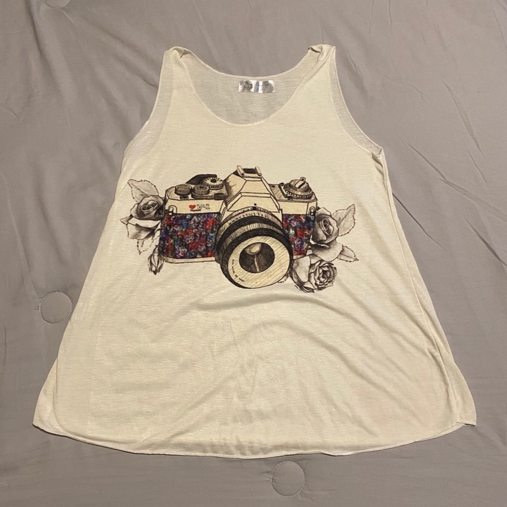 Sleeveless camera tee